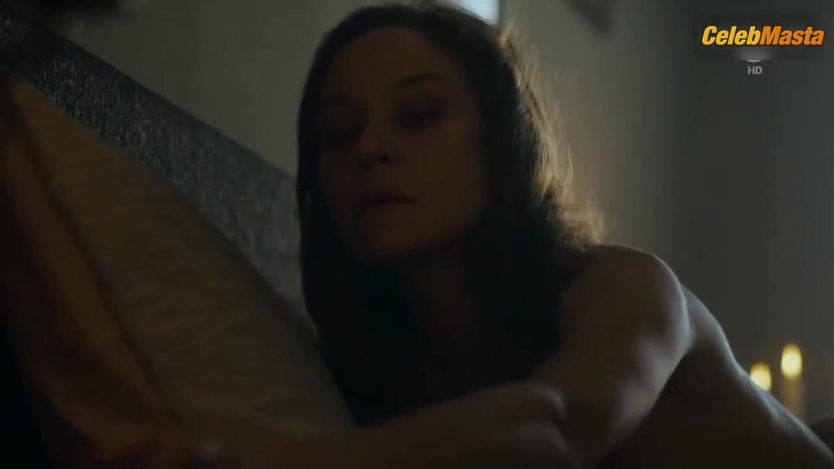 Jeanette Hain's Sexy Scene in Trakehnerblut