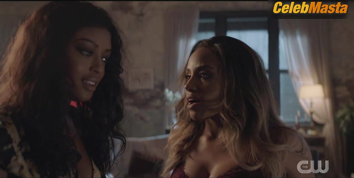 Meagan Tandy and Javicia Leslie's Lesbian Underwear Scene in Batwoman