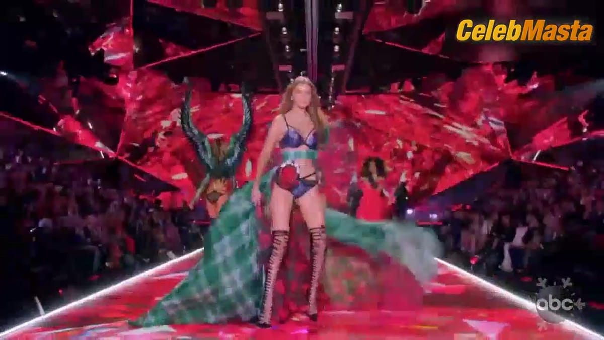 Gigi Hadid, Sara Sampaio, Josephine Skriver, Aiden Curtiss, Alexina Graham and Liu Wen's Underwear Scene in The Victoria's Secret Fashion Show 2018