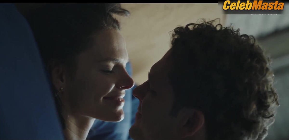 Elizaveta Boyarskaya Shows Sex Scene in Bez Pravil