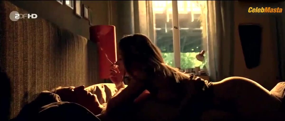Lisa Maria Potthoff Sexy Scene from Sarah Kohr