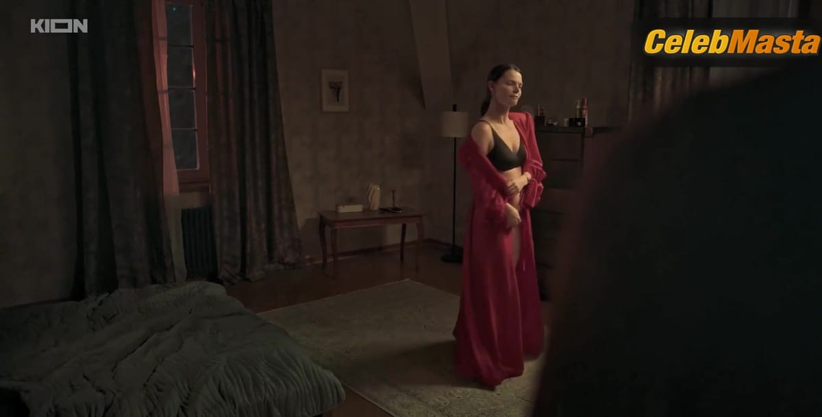 Elizaveta Boyarskaya's Tits, Underwear Scene from Tonnel