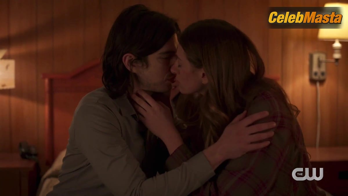 Paula Brancati and Perry Mattfeld's Lesbian Scene in In The Dark