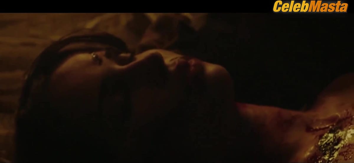 Heida Reed's Tits Scene from Eternal Return