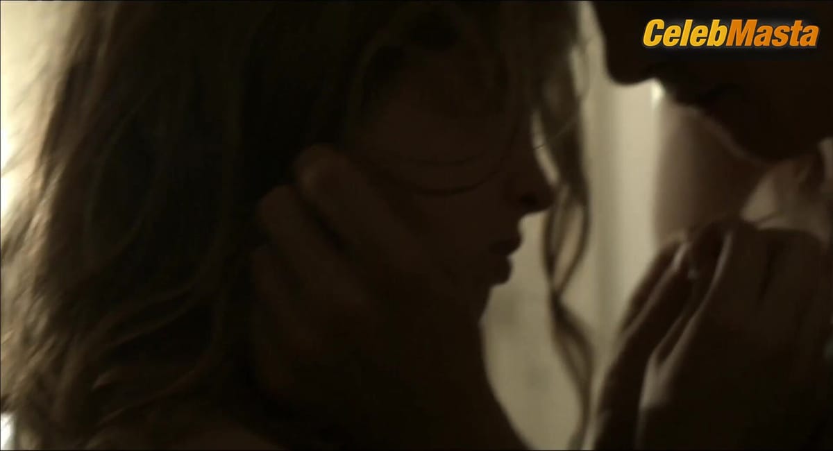 Adele Haenel Tits, Bush Scene from Heat Wave