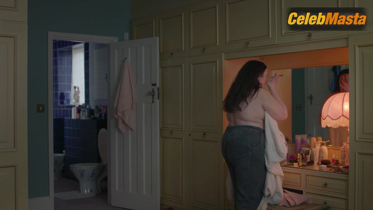 Lena Dunham's Sexy Scene from Too Much