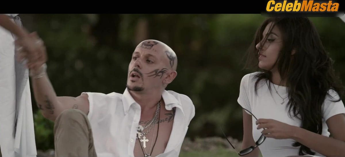 Carolina Guerra Reveals Body in Sex Scene in Narco Soldiers