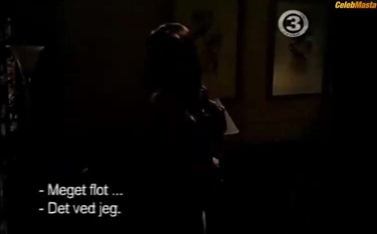 Carrie-Anne Moss Underwear Scene from Models Inc.