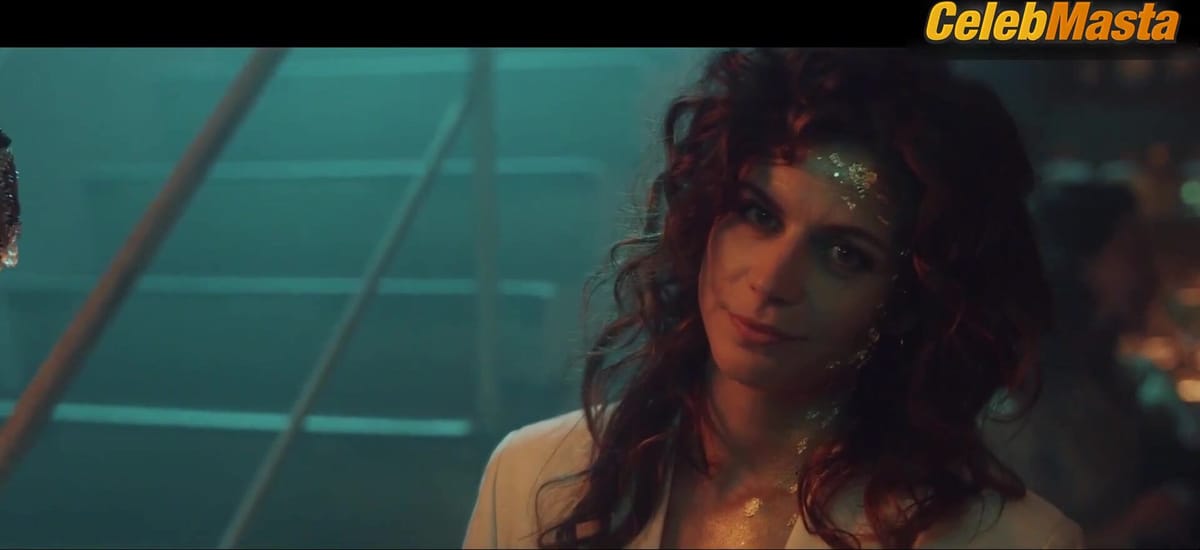 Soumaya Ahouaoui and Elise Schaap's Lesbian Scene in Faithfully Yours