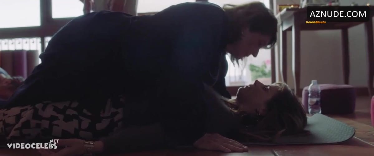 Elise Schaap's Booty, Boobs Scene in Stromboli