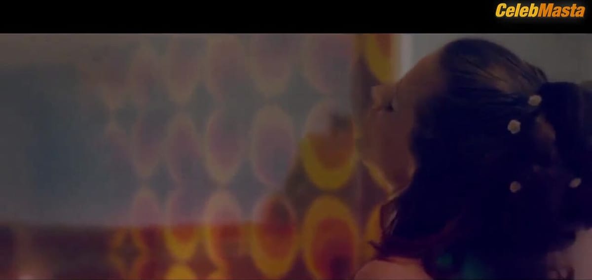 Elise Schaap Sex Scene from Afscheid Van De Maan