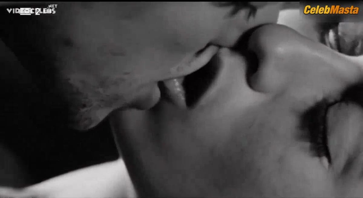 Fernanda Torres Tits Scene from Foreign Land
