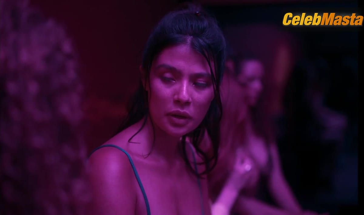 Laura Osma, Hillary Vergara, Isabella Sierra and Emilia Ceballos Boobs Scene in Pimpinero Blood And Oil