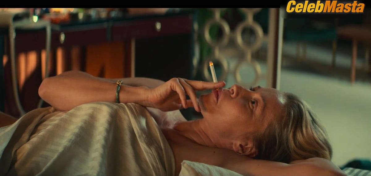 Matylda Giegzno and Kasia Warnke's Butt, Lesbian Scene in Glitter