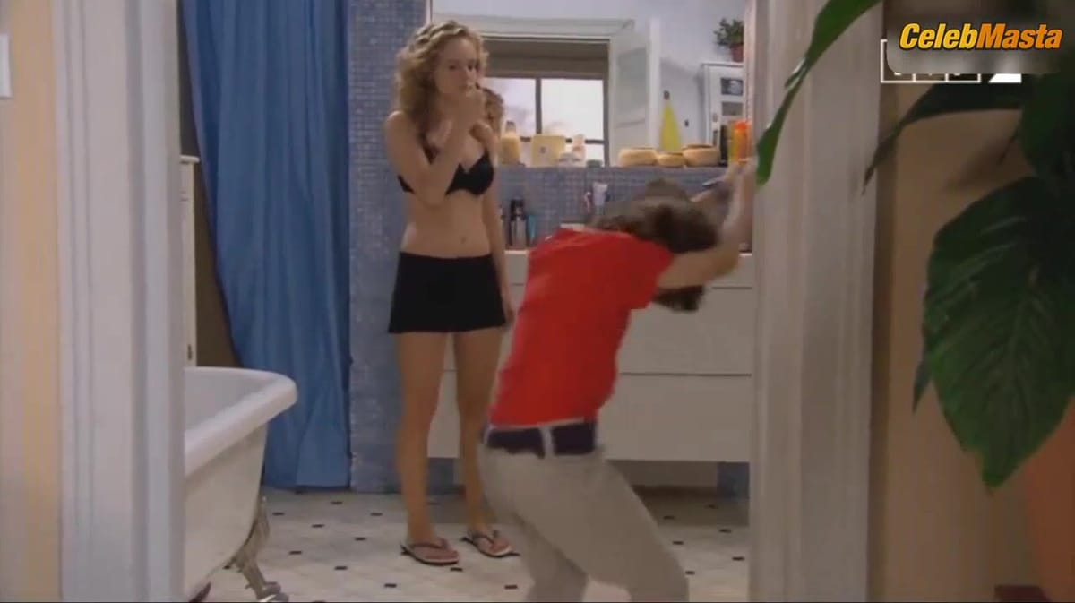 Olga Kalicka's Tits, Underwear Scene in Rodzinka.pl