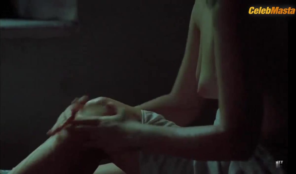 Fernanda Torres Boobs Scene in Inocencia
