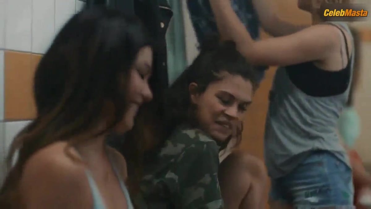 Abbey Hoes Sex Scene from Nieuwe Buren