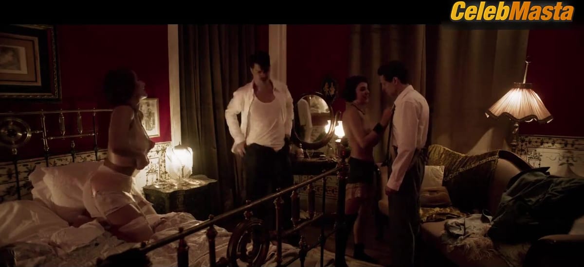 Vera Moura's Tits Scene in Parque Mayer