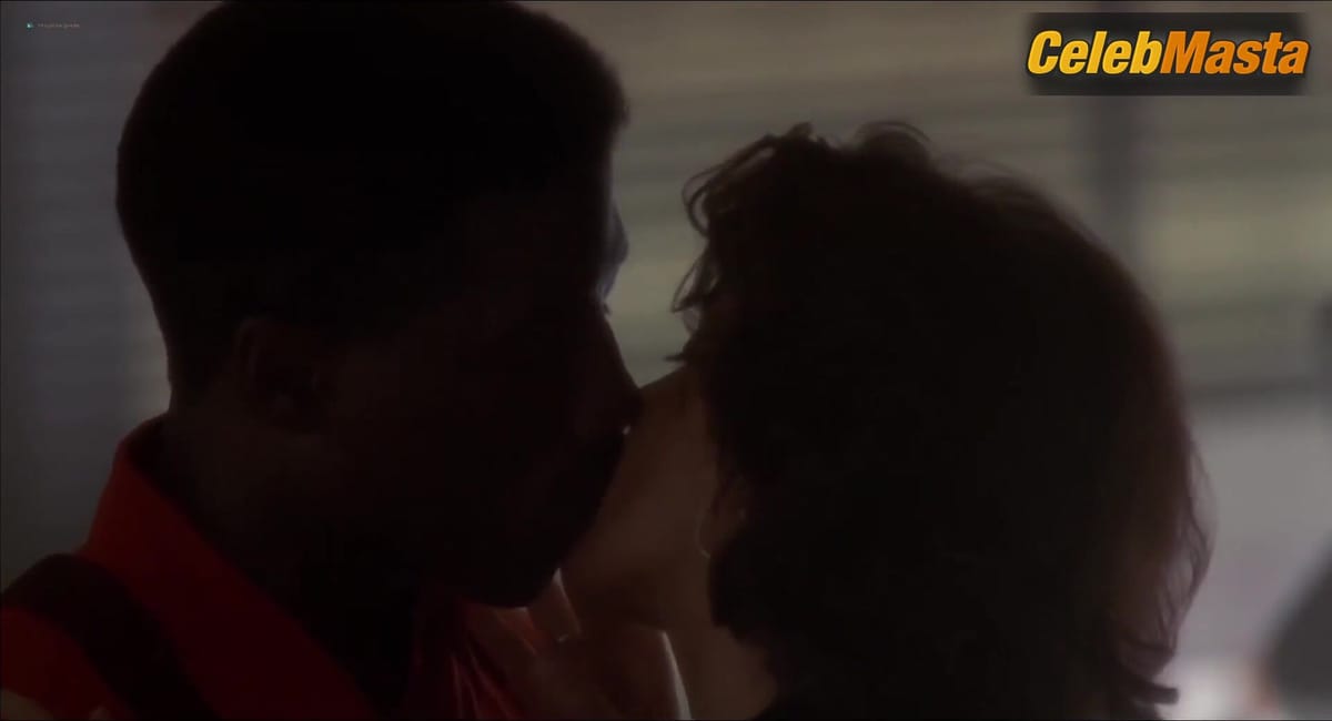 Annabella Sciorra and Lonette McKee Booty, Tits Scene in Jungle Fever