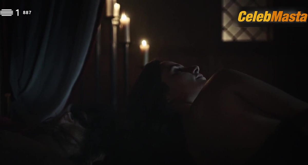 Vera Moura Bares All in a Sex Scene in A Rainha E A Bastarda