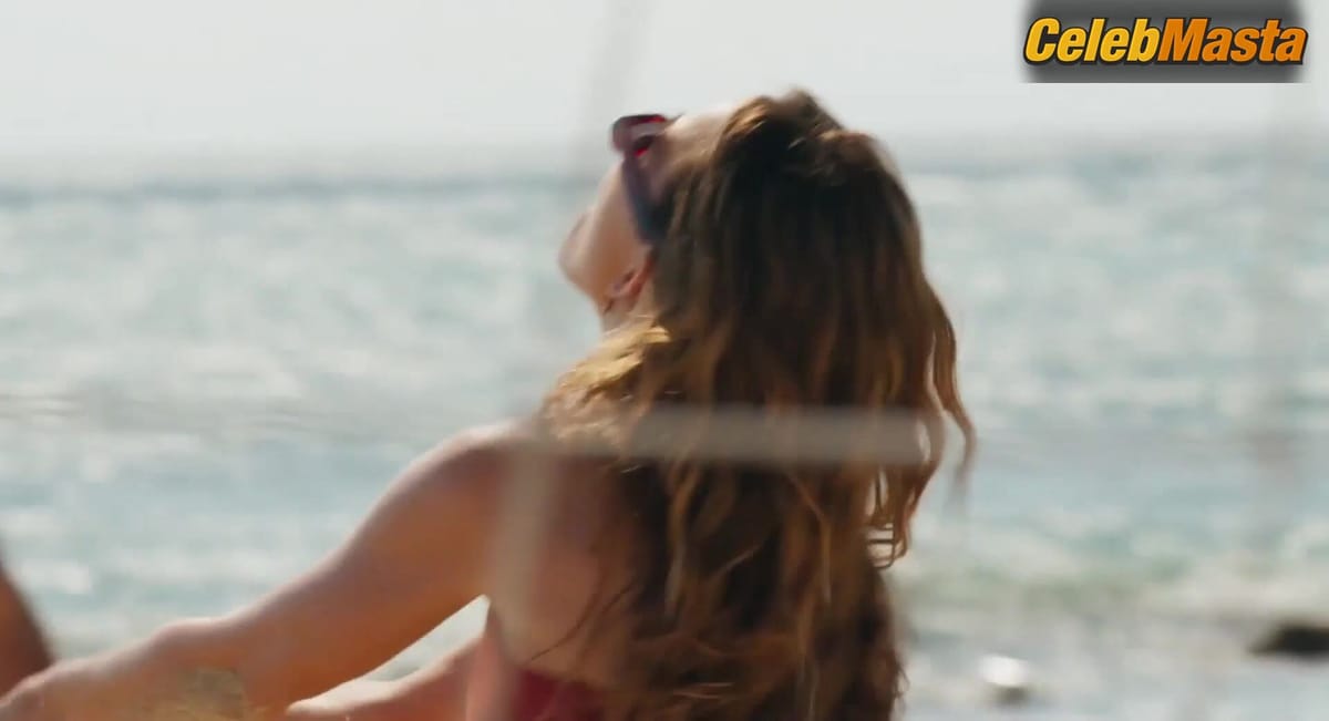 Maria Elisa Camargo and Melanie Dell'olmo's Butt, Boobs Scene in Escupire Sobre Sus Tumbas