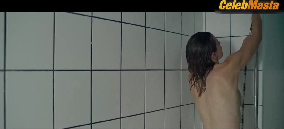 Karin Hanczewski's Tits Scene in Darling.Sister