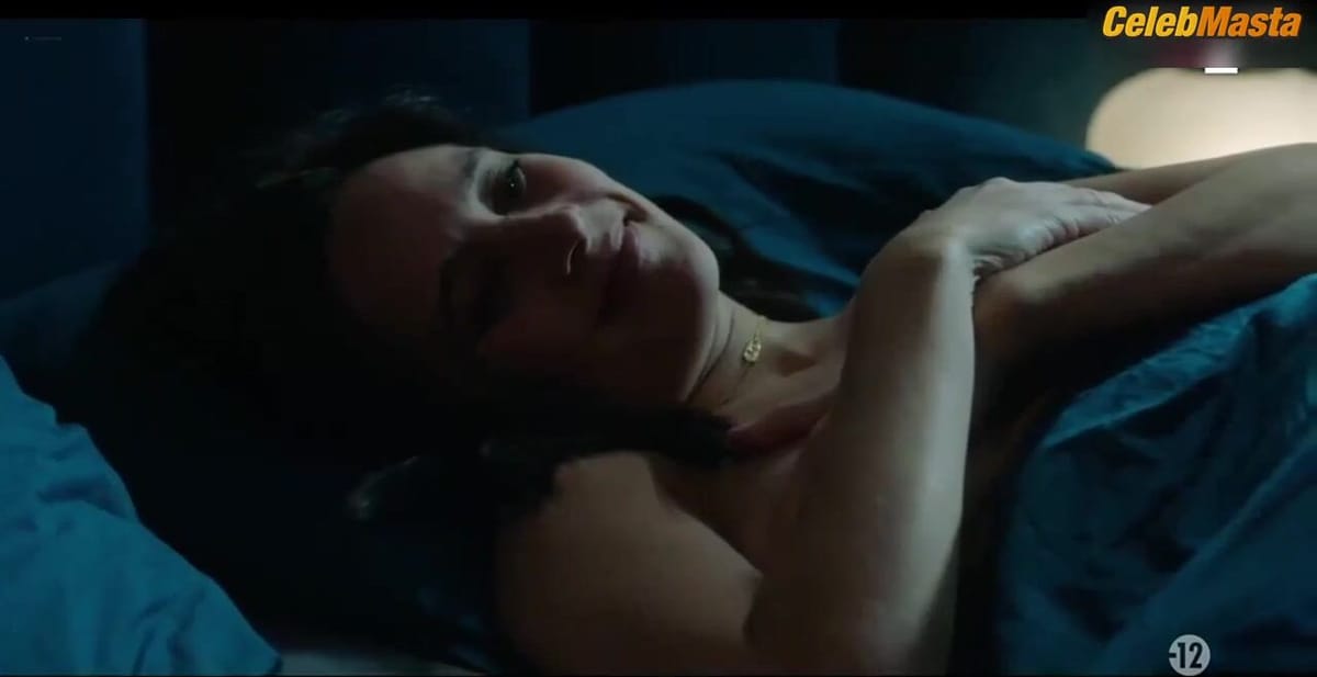 Julie De Bona's Tits Scene in Mise A Nu