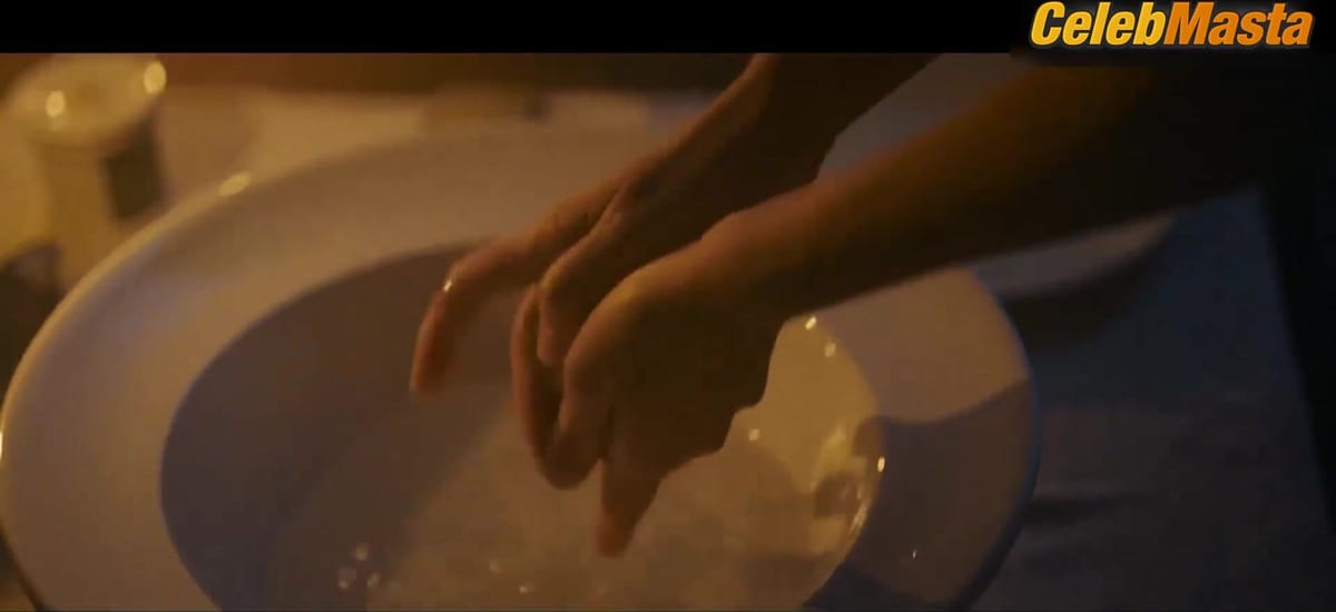 Julie De Bona's Tits Scene in Les Combattantes