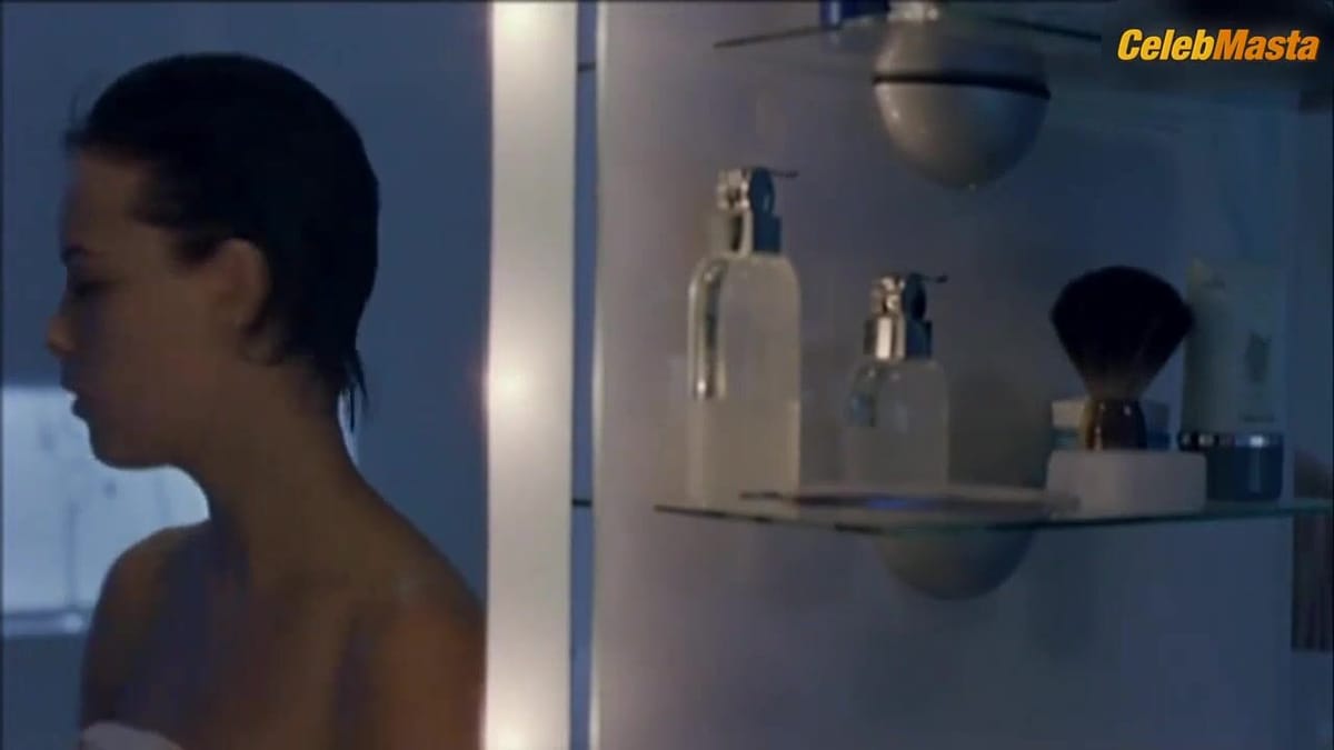 Berenice Bejo Tits Scene from 24 Heures De La Vie D'une Femme