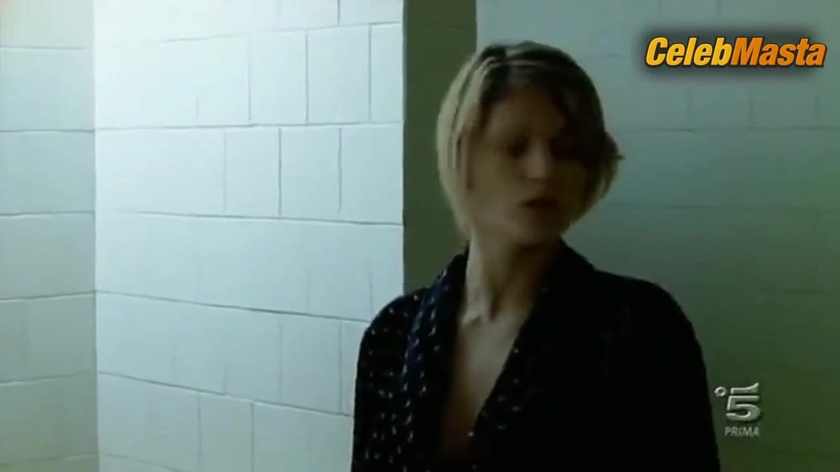 Serena Iansiti's Sexy Scene in Squadra Antimafia - Palermo Oggi