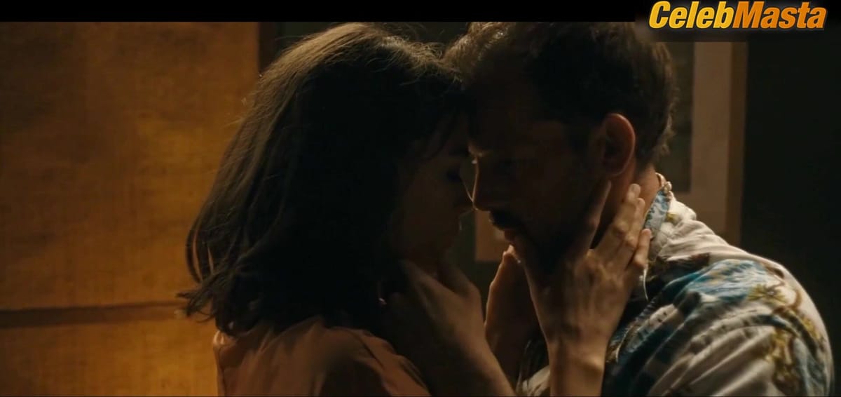 Berenice Bejo's Sexy Scene from Hawaii