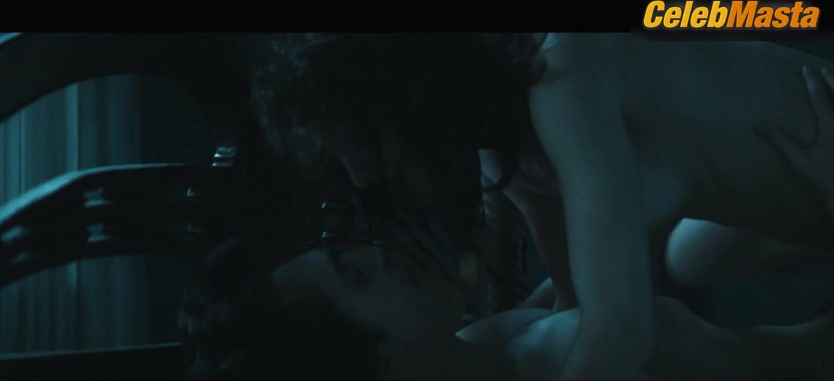 Alice Pagani's Tits, Bush Scene in Dont Kill Me