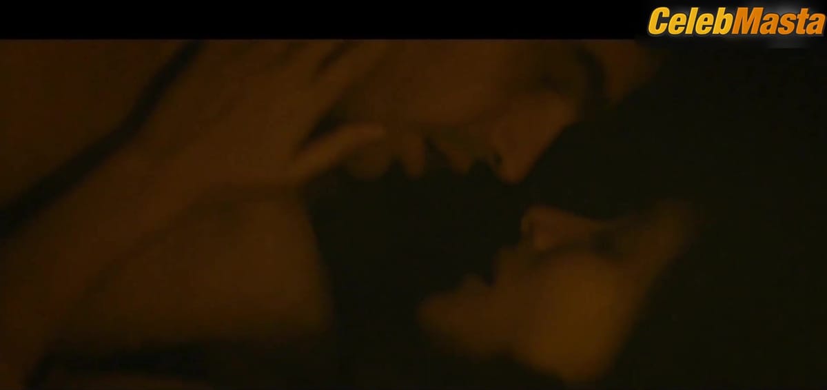 Julie De Bona Bares Ass, Boobs Scene in The Fighters