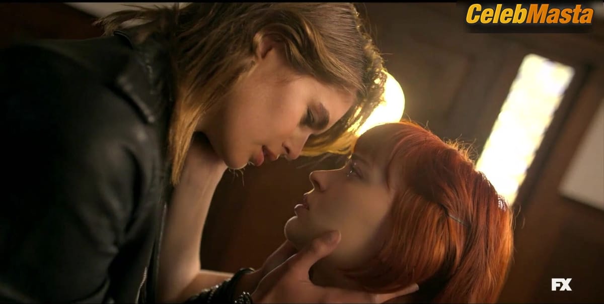 Sierra McCormick and Kaia Gerber's Lesbian Scene in American Horror Stories