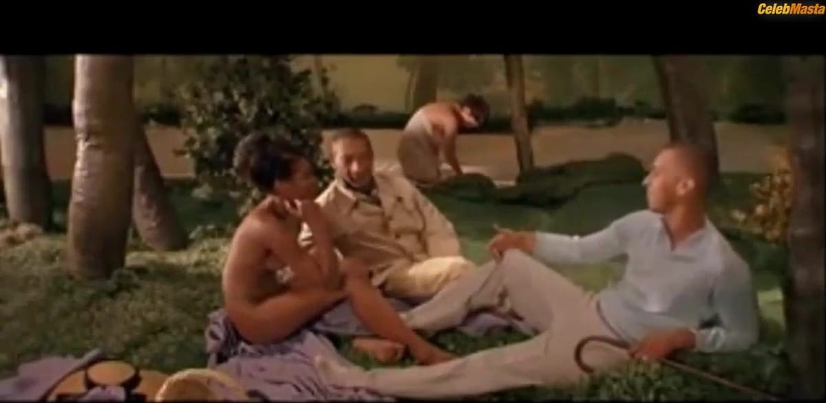 Sara Martins Sexy Scene from Dans Tes Reves