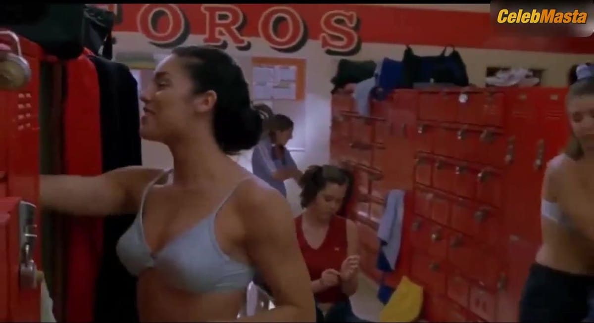 Bianca Kajlich and Tsianina Joelson's Underwear Scene in Bring It On