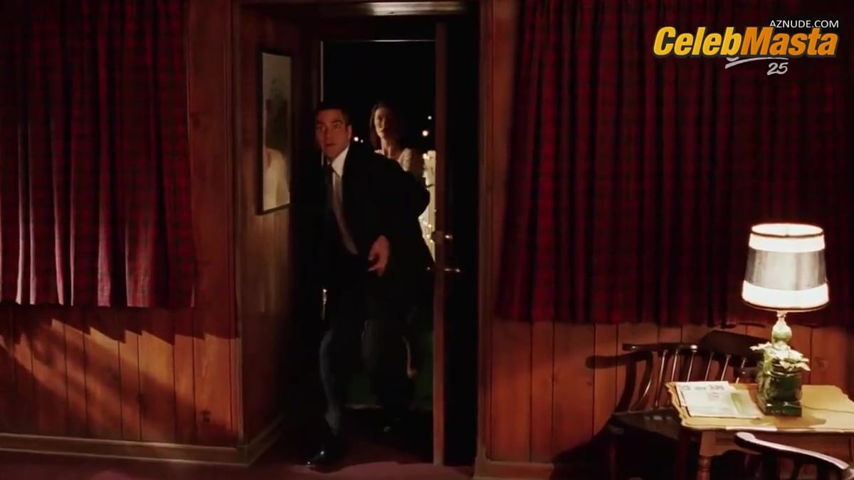 Catherine Zeta-Jones Is Sexy in a Scene in Intolerable Cruelty