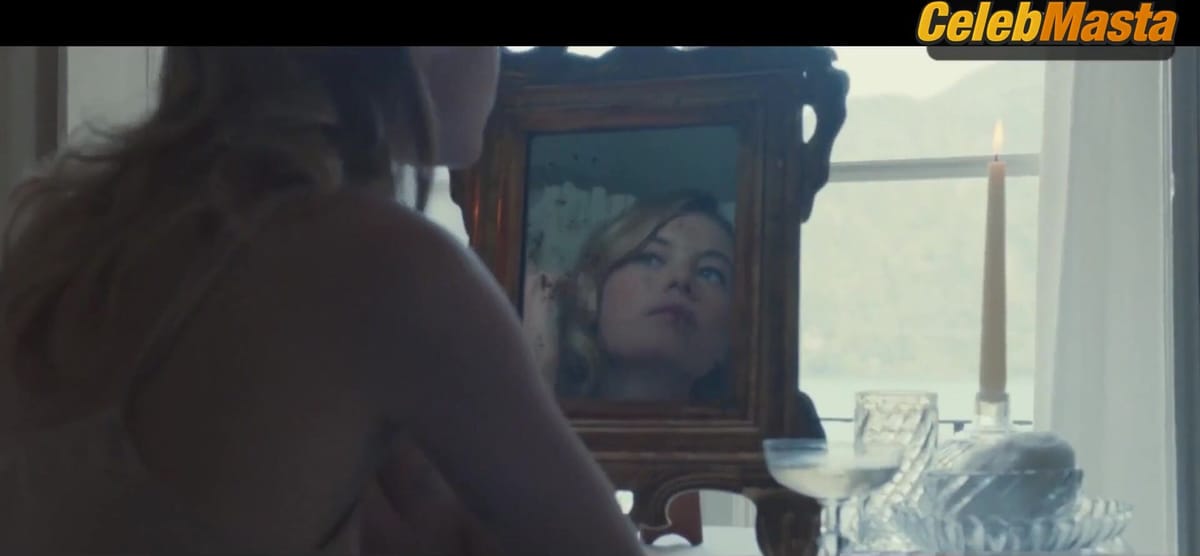 Camille Rowe's Hot Scene in Tumi Latitude