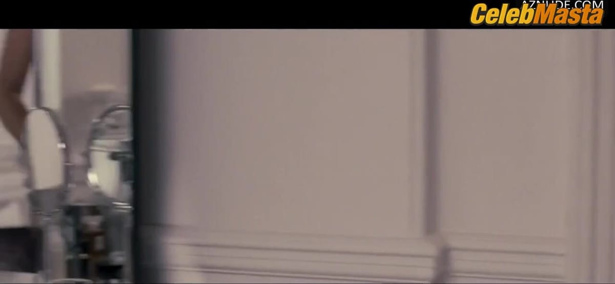Abbie Cornish Bares Butt, Tits in W.e. Scene
