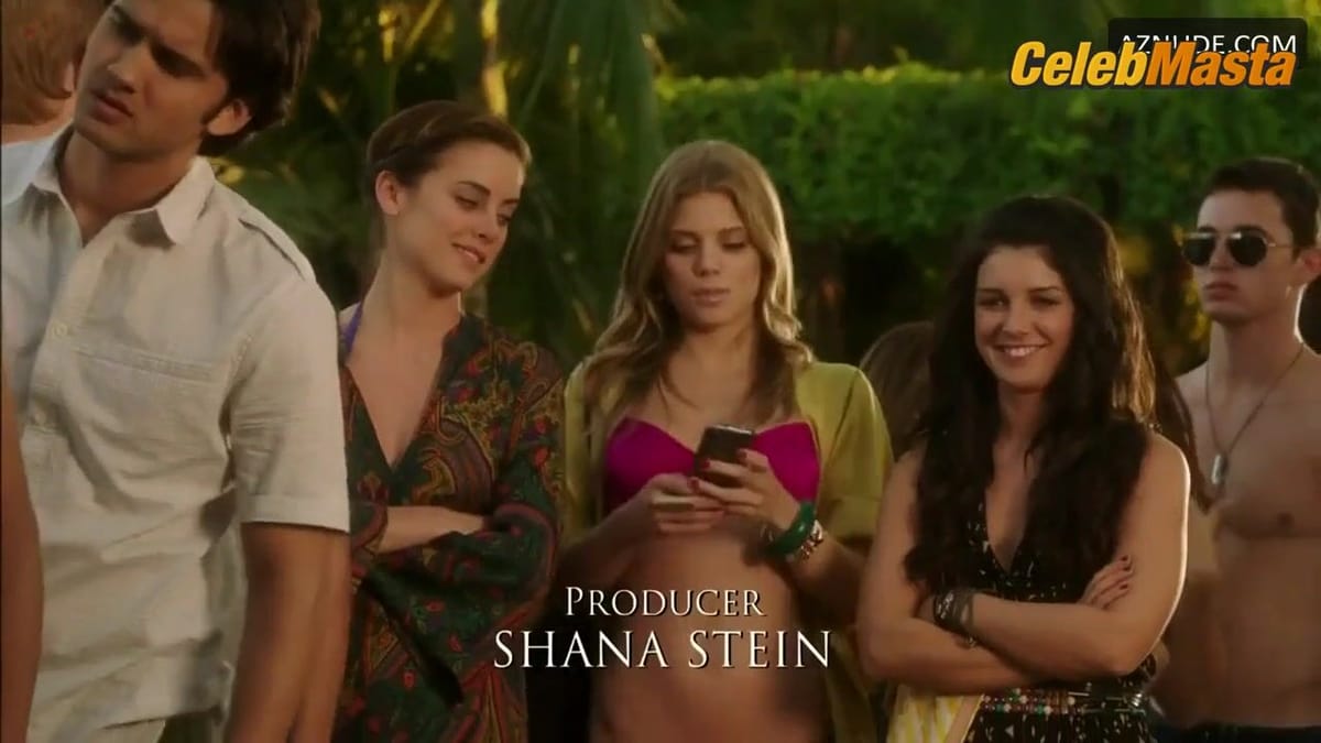 AnnaLynne McCord's Booty, Breasts Scene in 90210