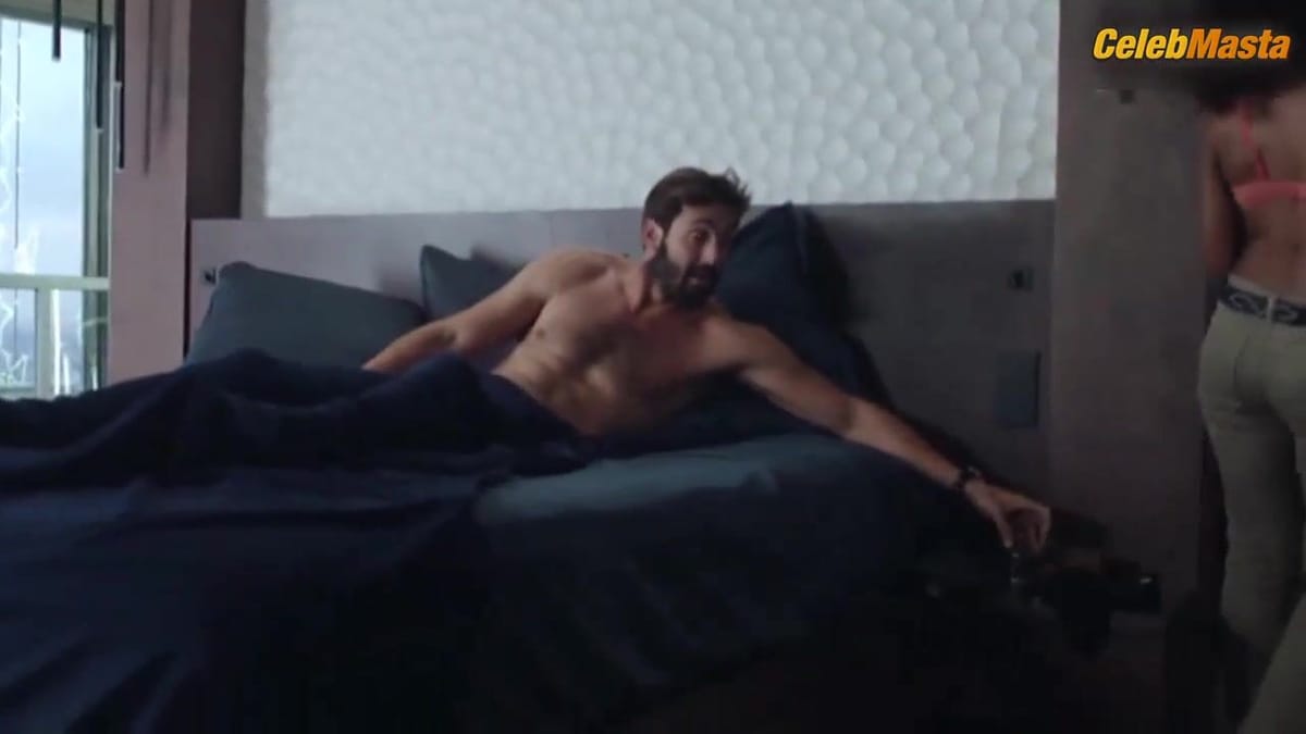 Sara Martins Tits and Underwear Scene from Je Te Promets