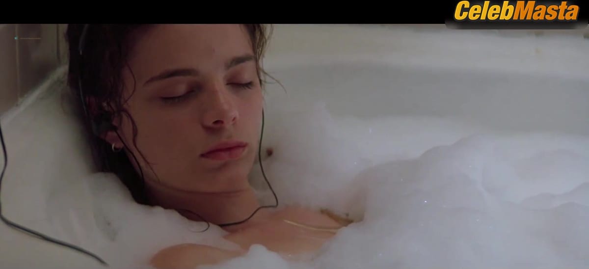 Gabrielle Anwar Ass, Tits Scene from Body Snatchers