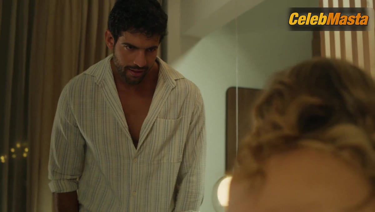 Maria Elisa Camargo's Boobs Scene in Escupire Sobre Sus Tumbas
