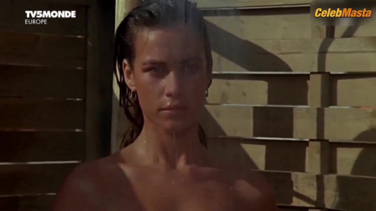 Valerie Kaprisky Nude Butt, Tits Scene from L' Annee Des Meduses