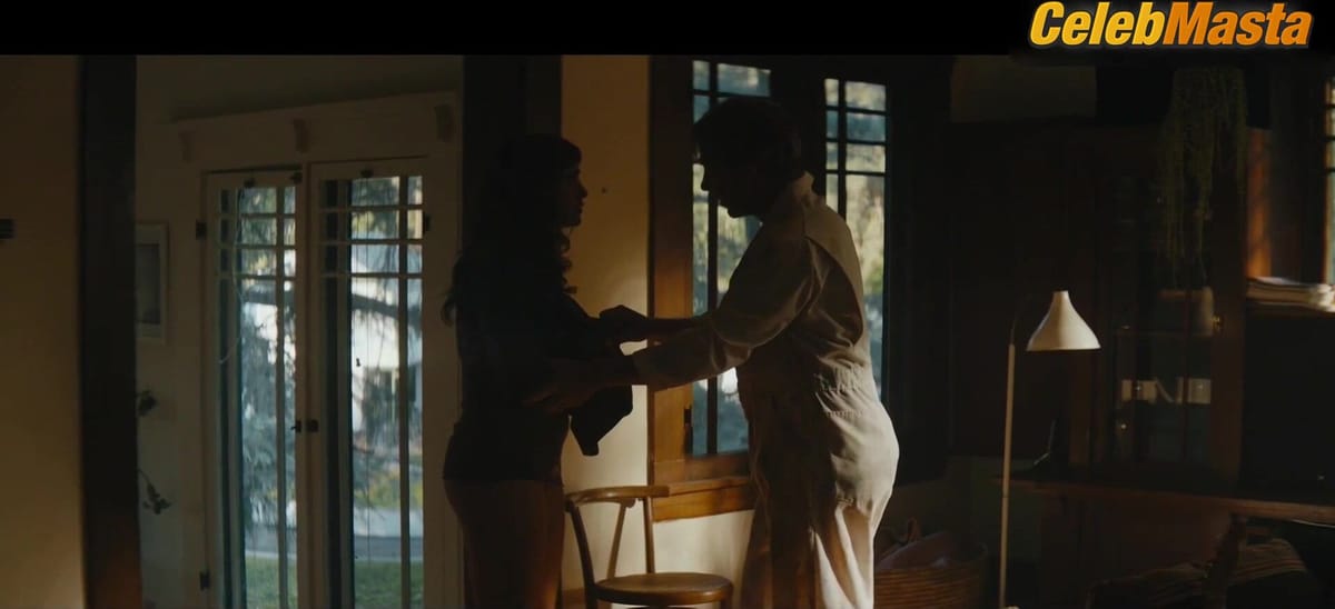 Lola Kirke Booty Scene in Untogether