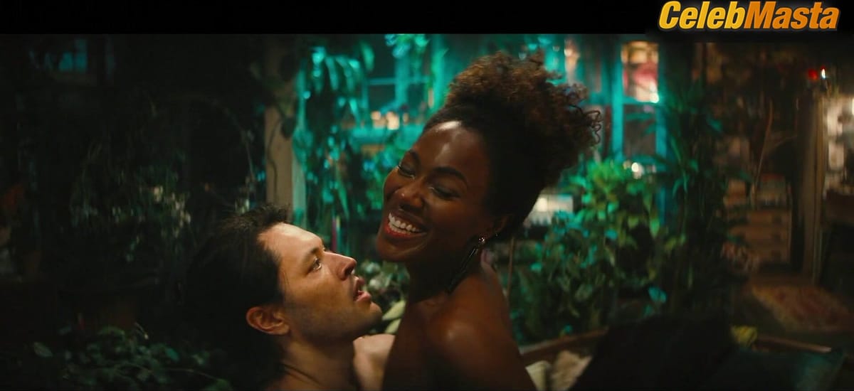 Dewanda Wise and Lola Kirke's Boobs, Ass Scene in Three Women