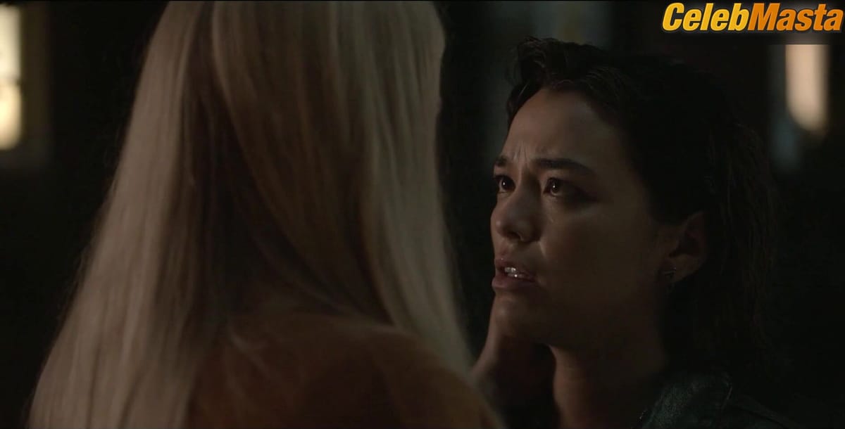 Midori Francis and Renee Rapp's Lesbian Scene in The Sex Lives Of College Girls