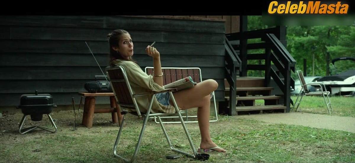 Lola Kirke's Sexy Scene from Gone Girl