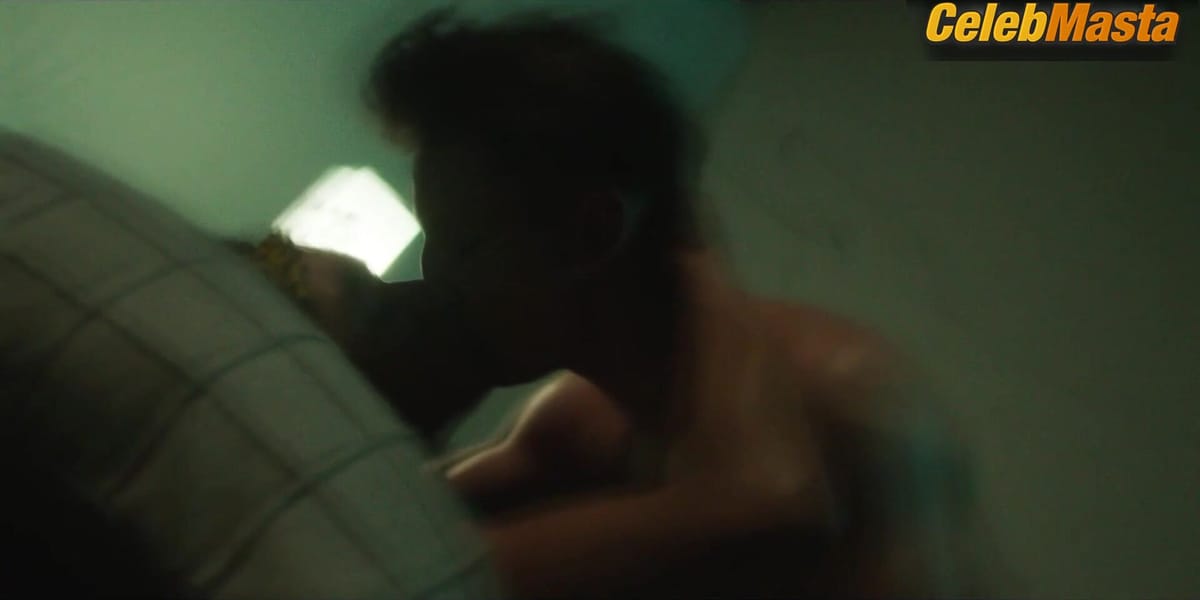 Manon Bresch's Underwear Scene from Mortel