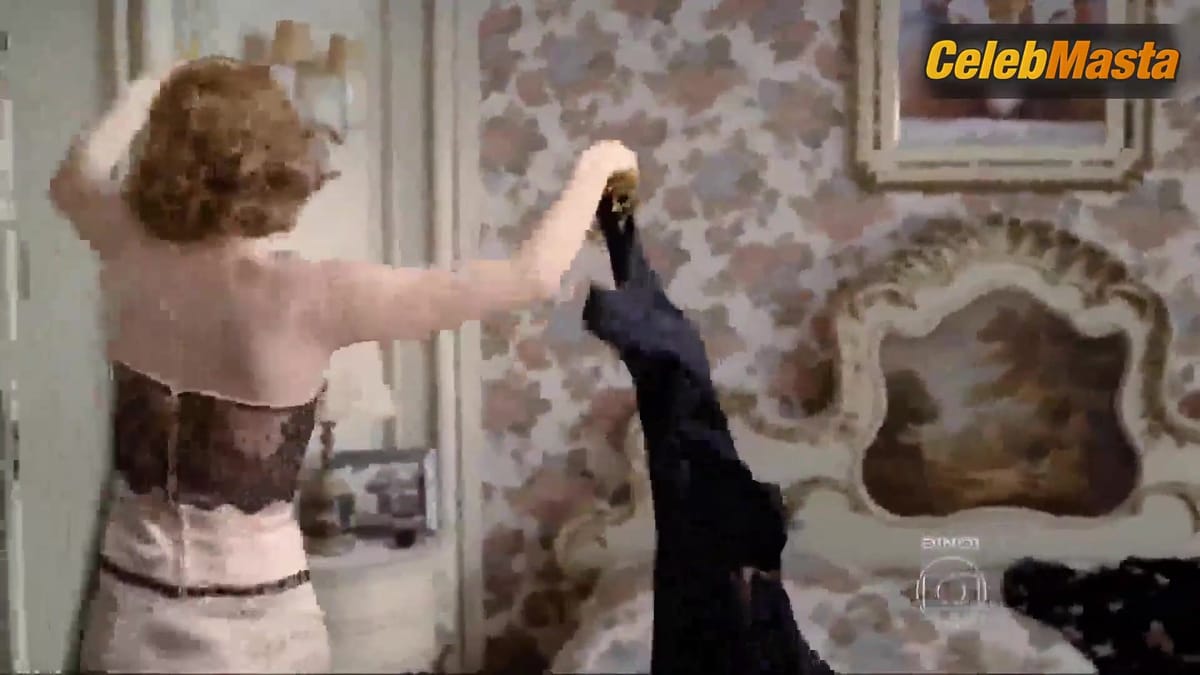 Mariana Ximenes Sexy Scene from Bela Noite Para Voar